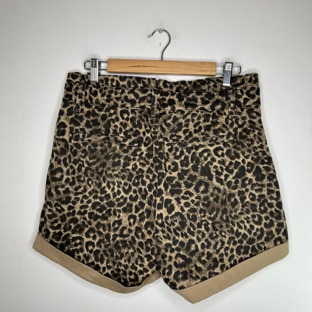 Express stretch shortie high rise leopard shorts size 10 - Picture 5 of 13